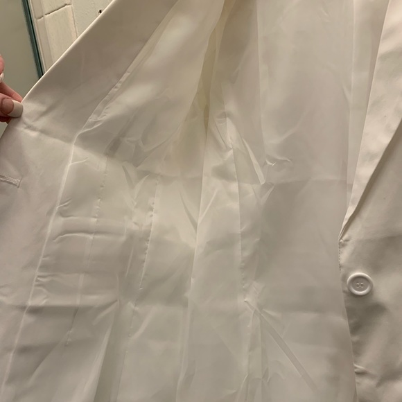 SOLD ✅ White Lightweight Jacket - NWOT -L - Picture 5 of 10